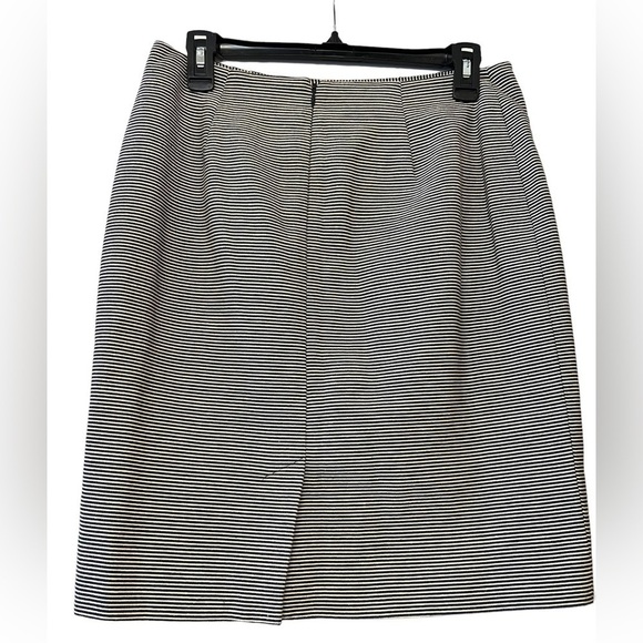 Talbots petite straight skirt size 6P - Picture 2 of 8